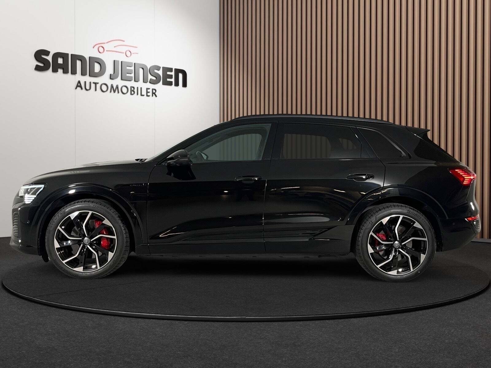 Audi Q8 e-tron 50 S-line quattro Van