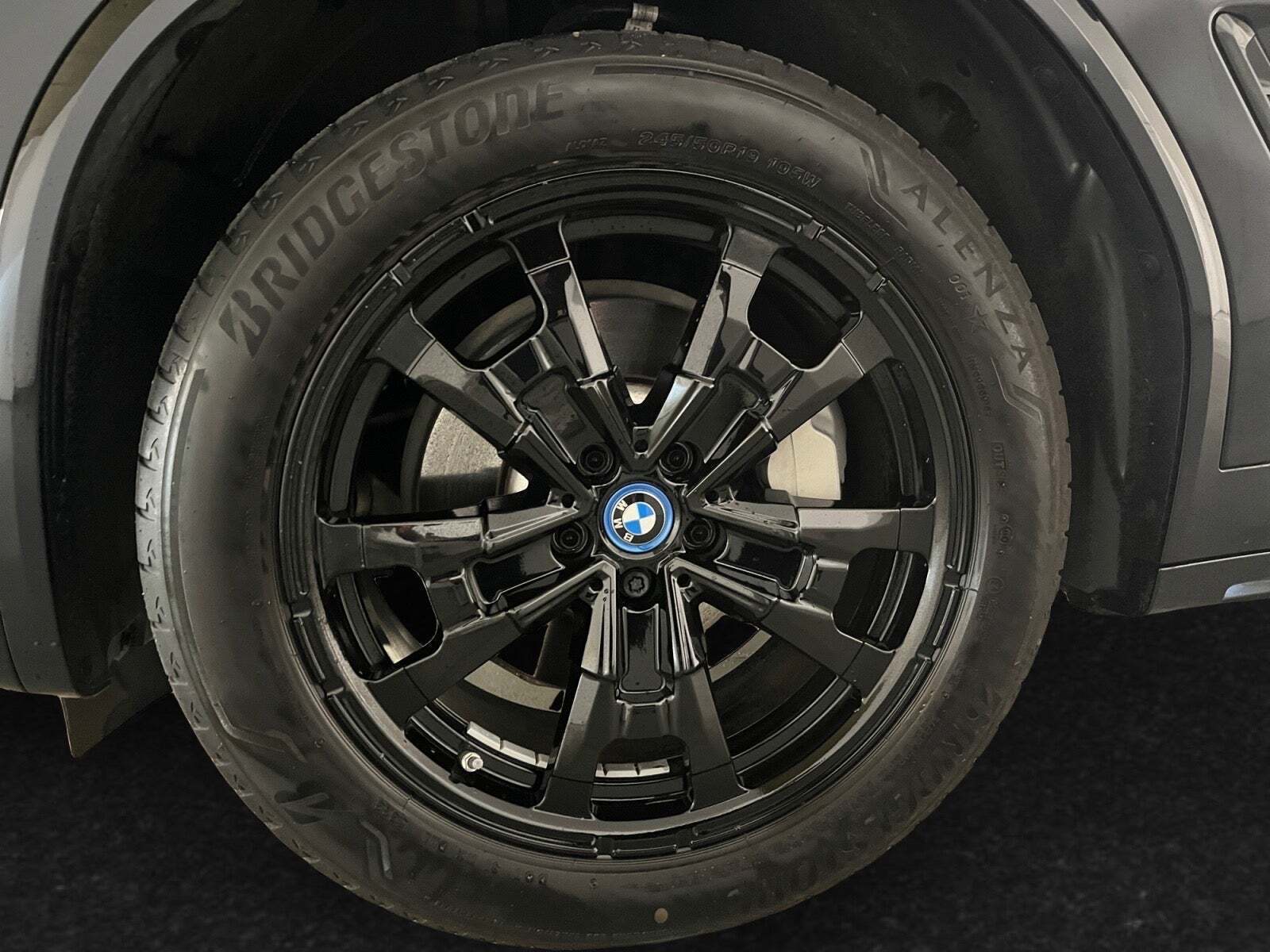 Sort BMW iX3 fra 2024