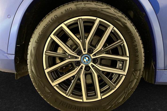 Blå BMW iX1 fra 2023