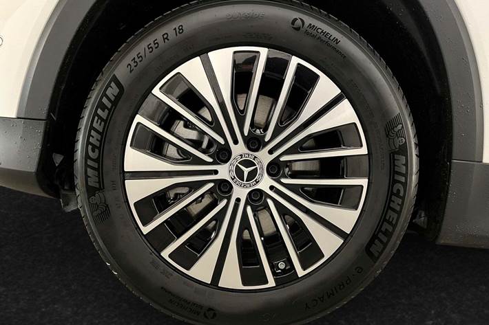 Hvid Mercedes EQB250+ fra 2025