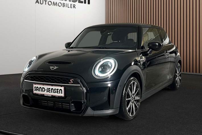Sort Mini Cooper S fra 2024 set udefra