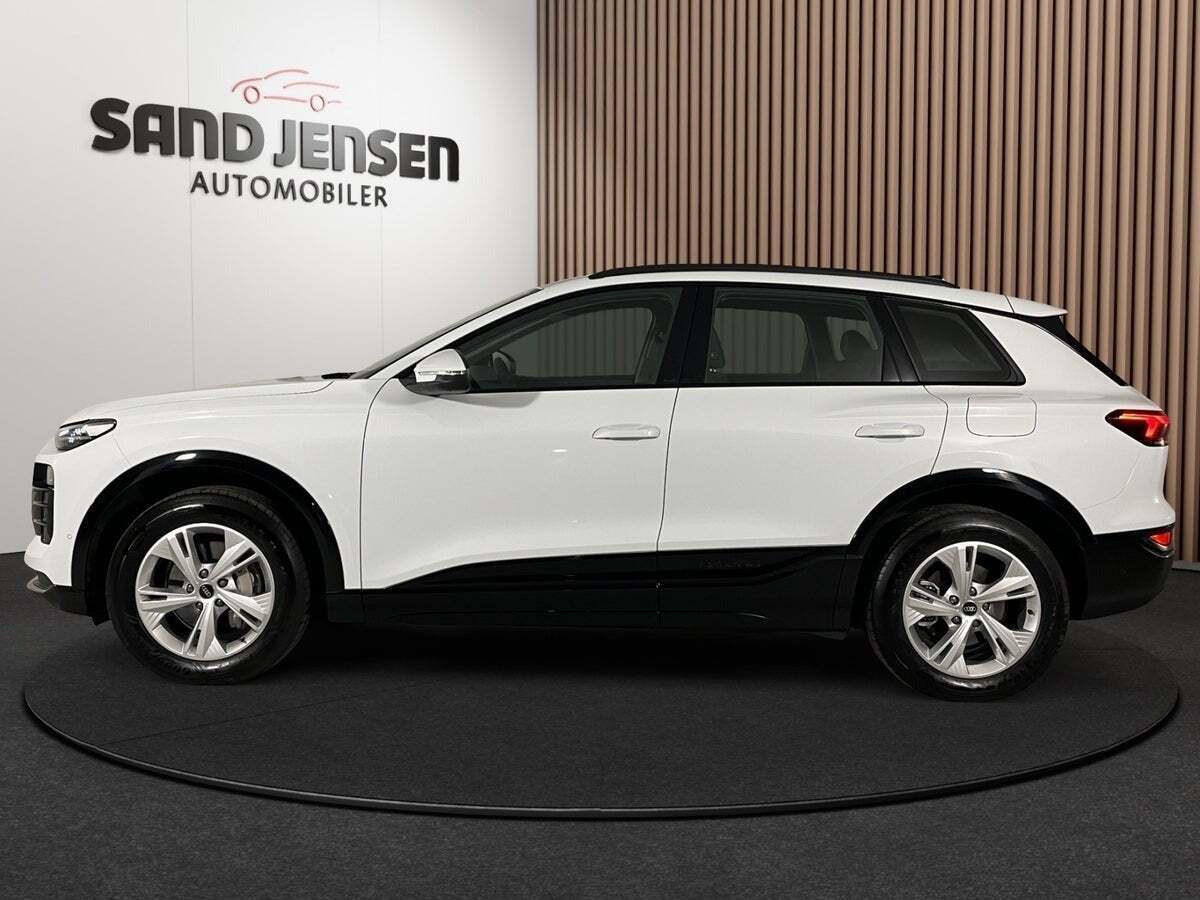 Audi Q6 e-tron Progress performance Van