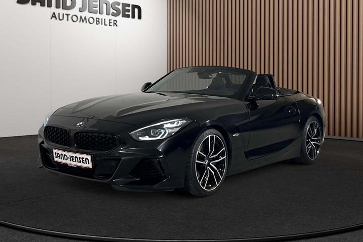 Sort BMW Z4 fra 2020 set udefra