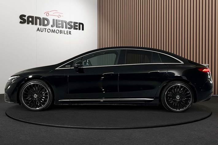 Sort Mercedes EQE350+ fra 2025