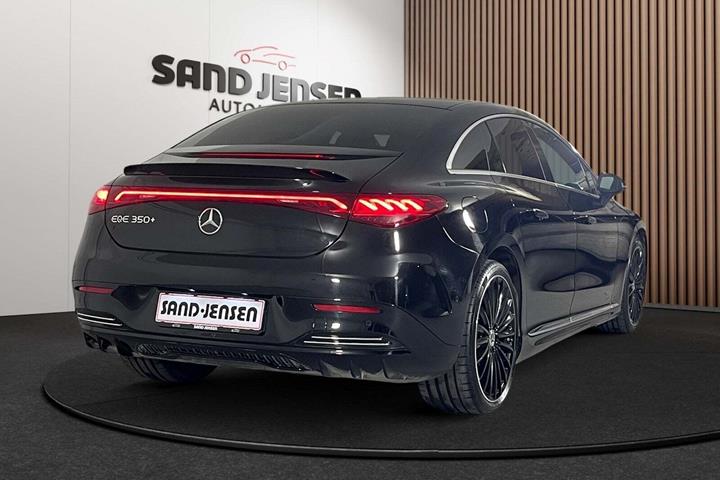 Sort Mercedes EQE350+ fra 2025