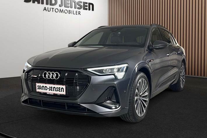 Grå Audi e-tron fra 2022 set udefra
