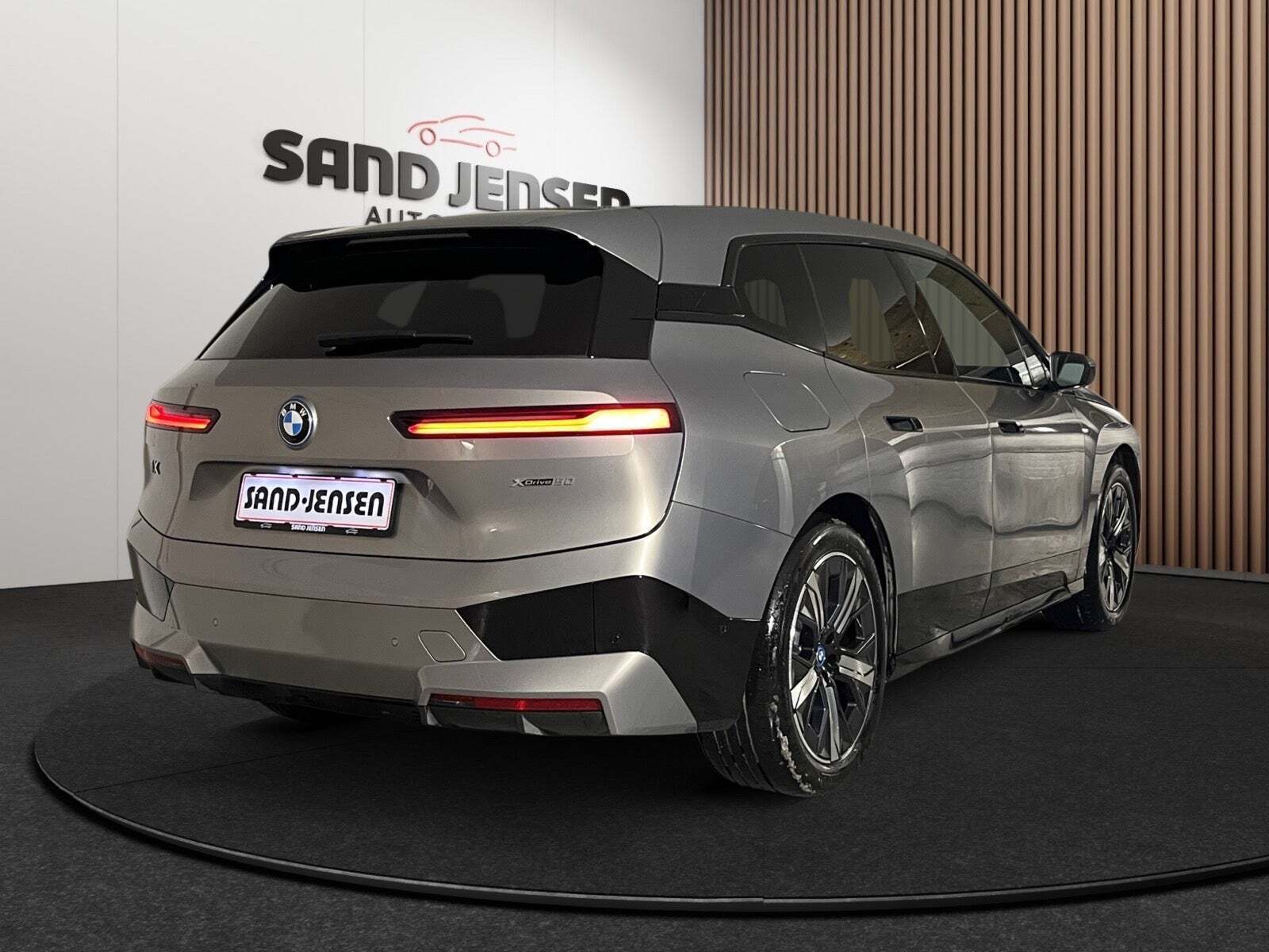 BMW iX xDrive50 Supercharged