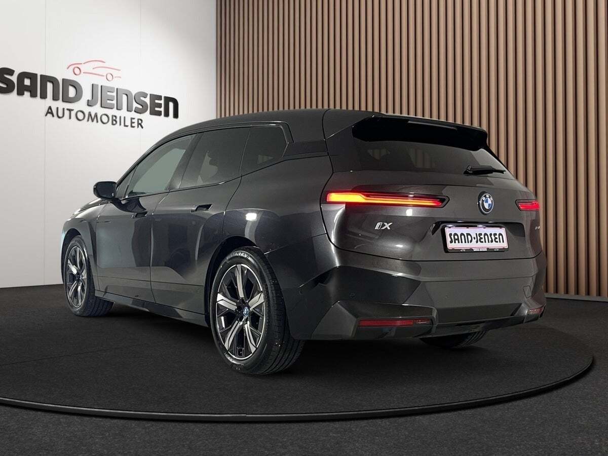 BMW iX xDrive40