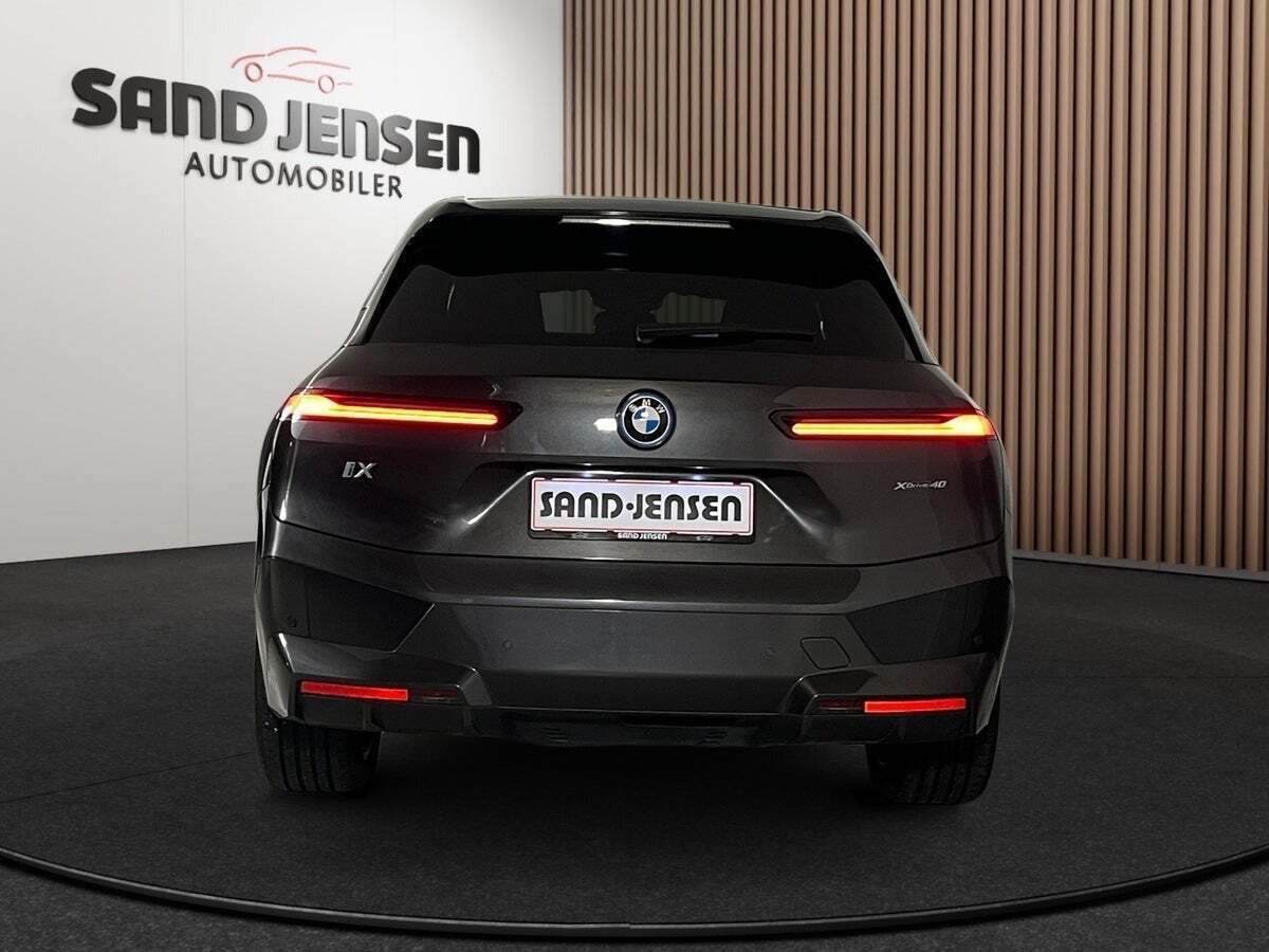 BMW iX xDrive40