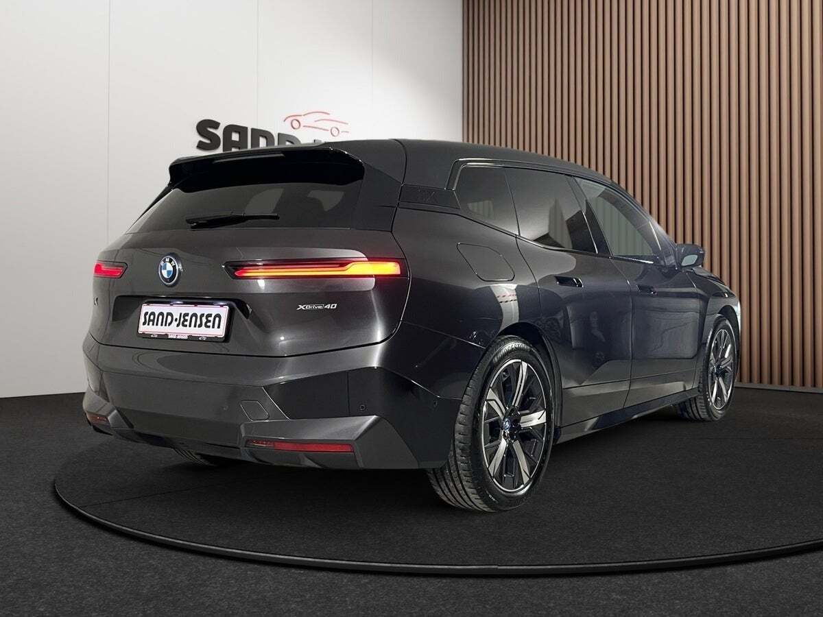 BMW iX xDrive40