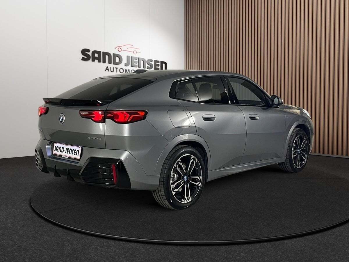 BMW iX2 xDrive30 M-Sport Van