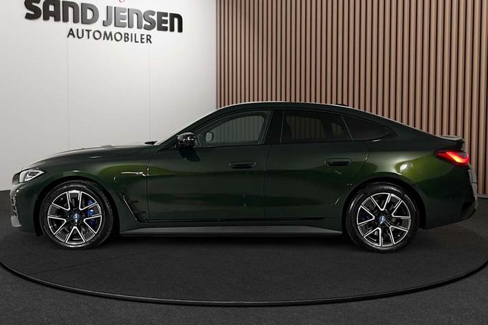Grøn BMW i4 fra 2024