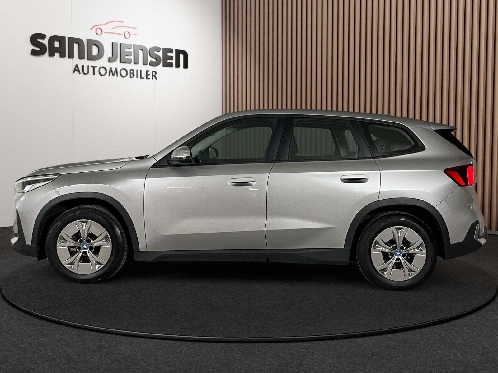 BMW iX1 xDrive30 Van