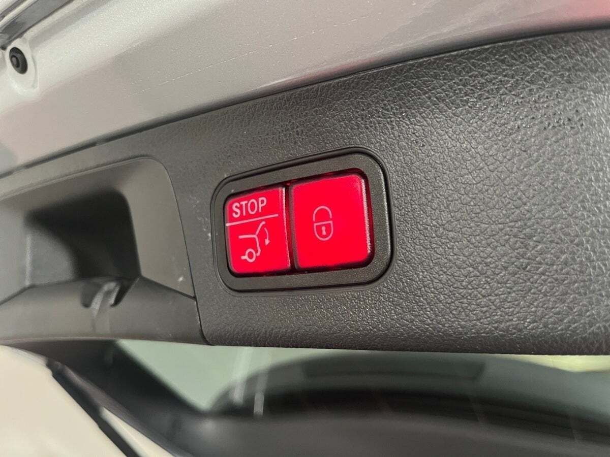 Sølv Mercedes EQA250+ fra 2024