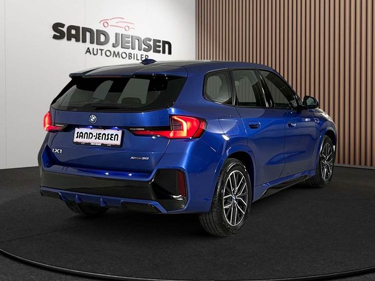 BMW iX1 xDrive30 M-Sport Van