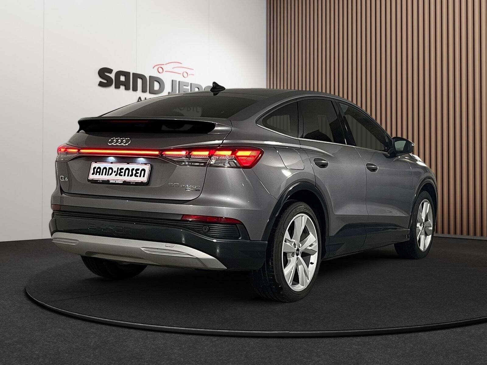Audi Q4 e-tron 50 S-line Sportback quattro Van