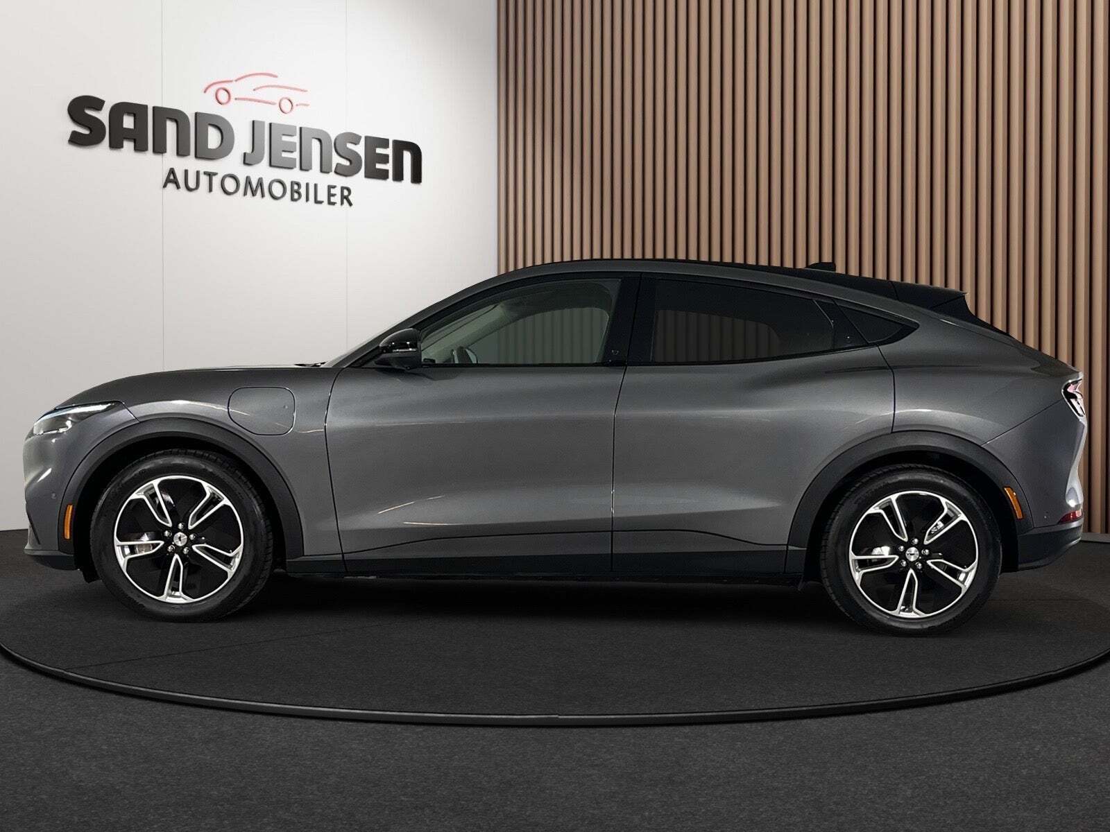 Ford Mustang Mach-E 70 Premium Standard Range AWD