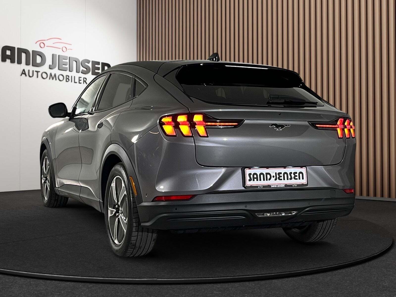 Ford Mustang Mach-E 70 Premium Standard Range AWD