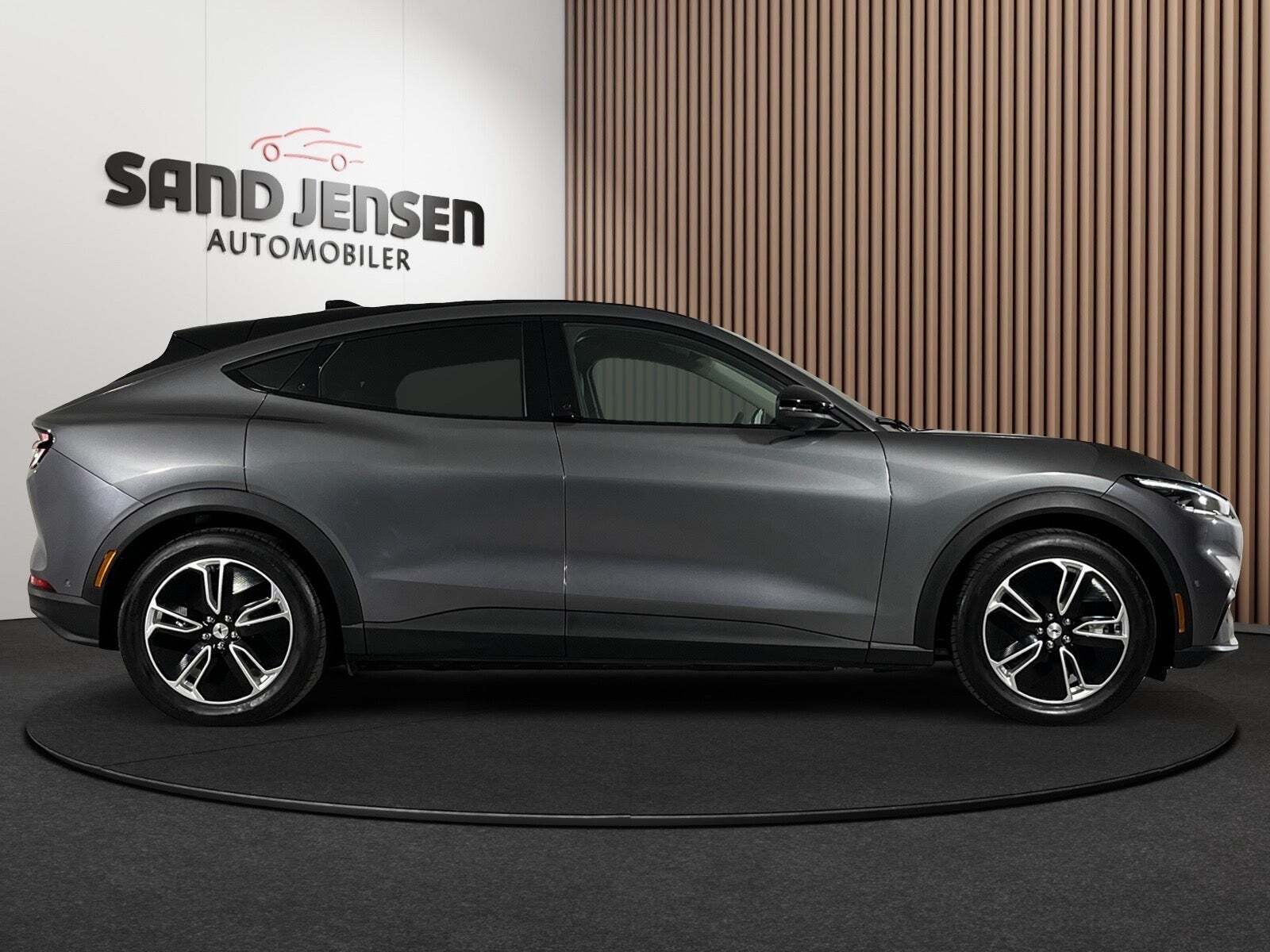 Ford Mustang Mach-E 70 Premium Standard Range AWD