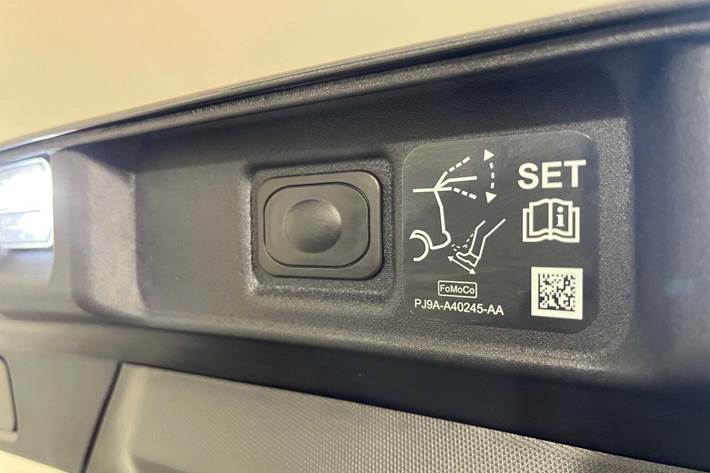 Grå Ford Mustang Mach-E fra 2023