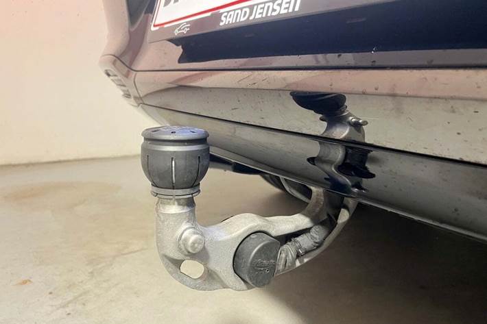 Sort Mercedes EQS580 SUV fra 2024