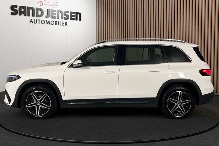 Hvid Mercedes EQB250 fra 2024