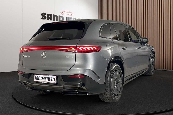 Grå Mercedes EQS450 SUV fra 2023
