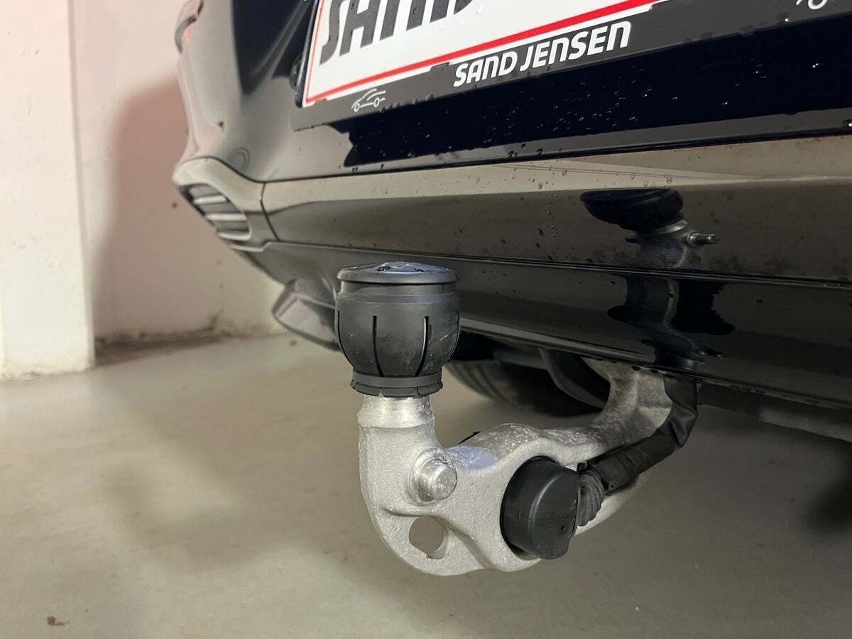 Grå Mercedes EQS450 SUV fra 2023