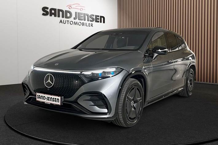 Grå Mercedes EQS450 SUV fra 2023 set udefra