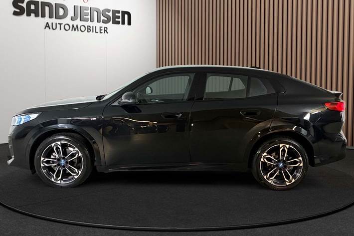 Sort BMW iX2 fra 2025