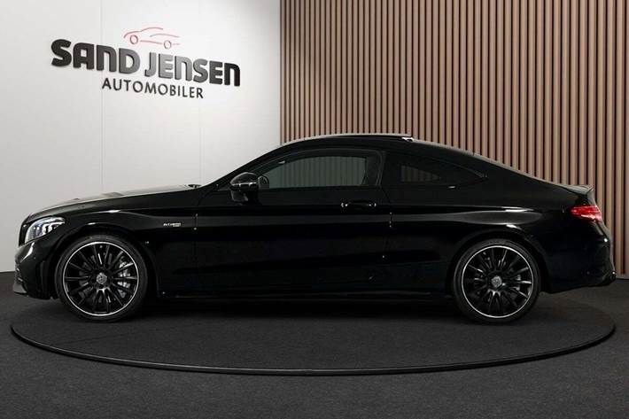 Sort Mercedes C43 fra 2019