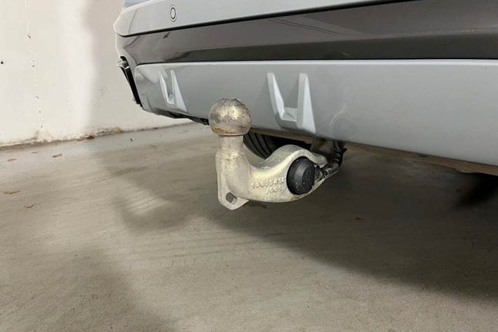 Grå BMW X5 fra 2024