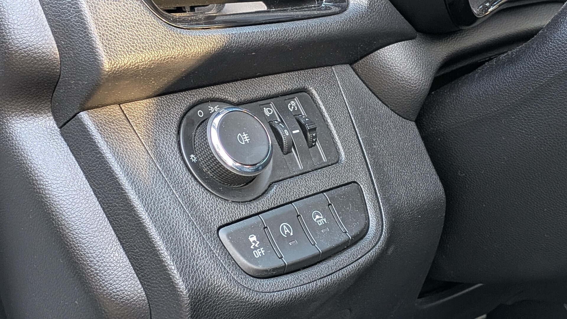 Hvid Opel Karl fra 2017