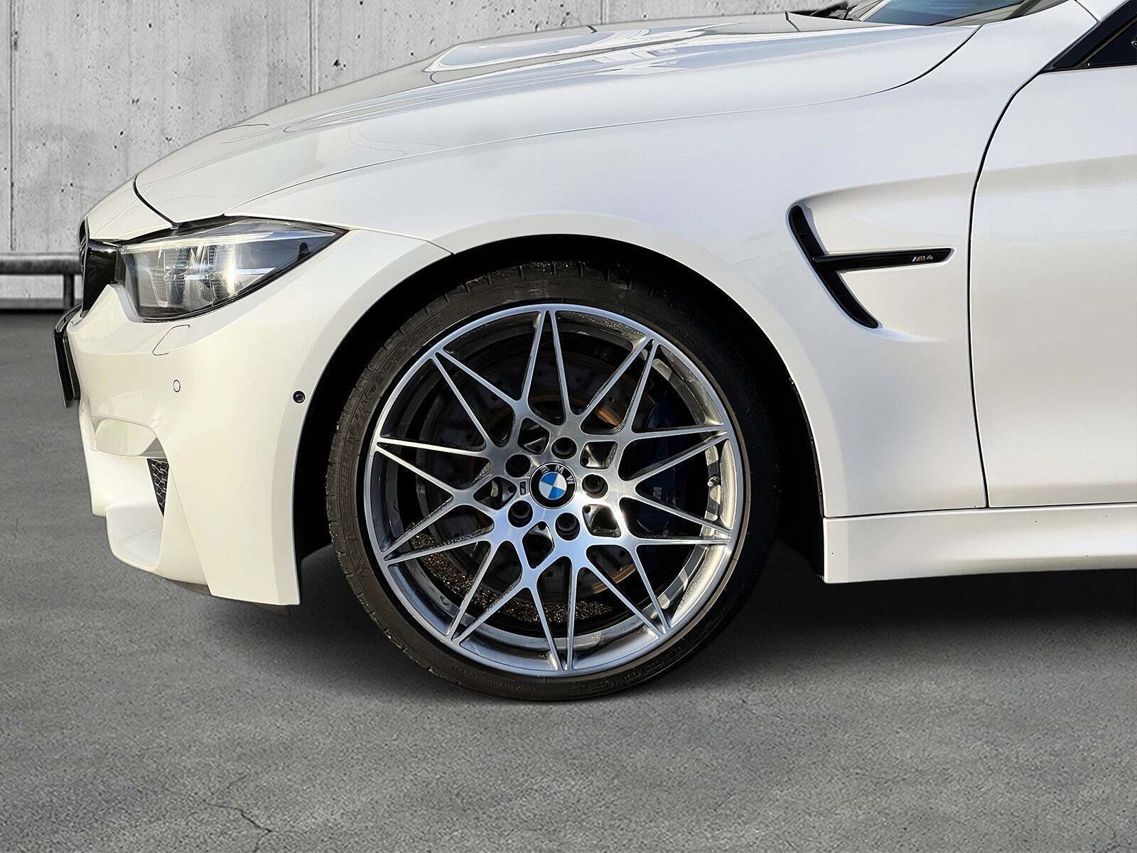 Hvid BMW M4 fra 2018