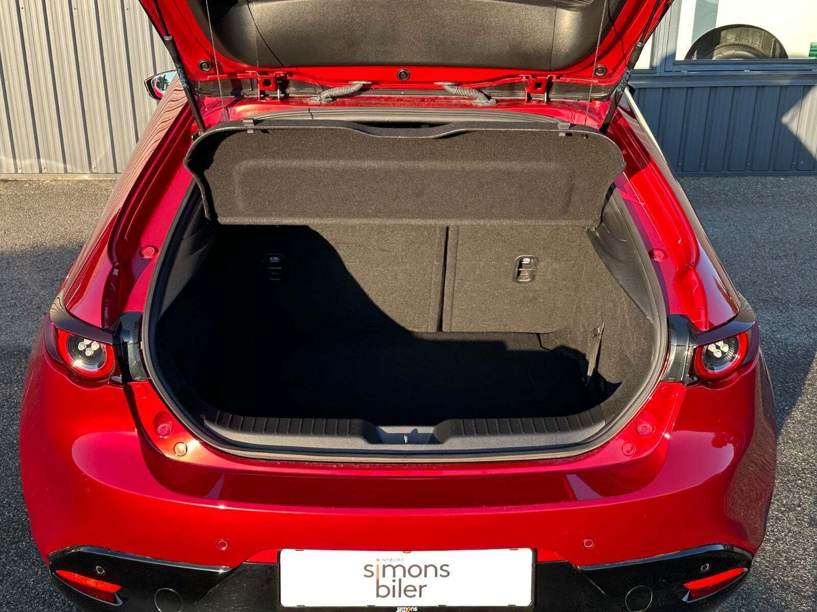 Grå Mazda 3 fra 2019