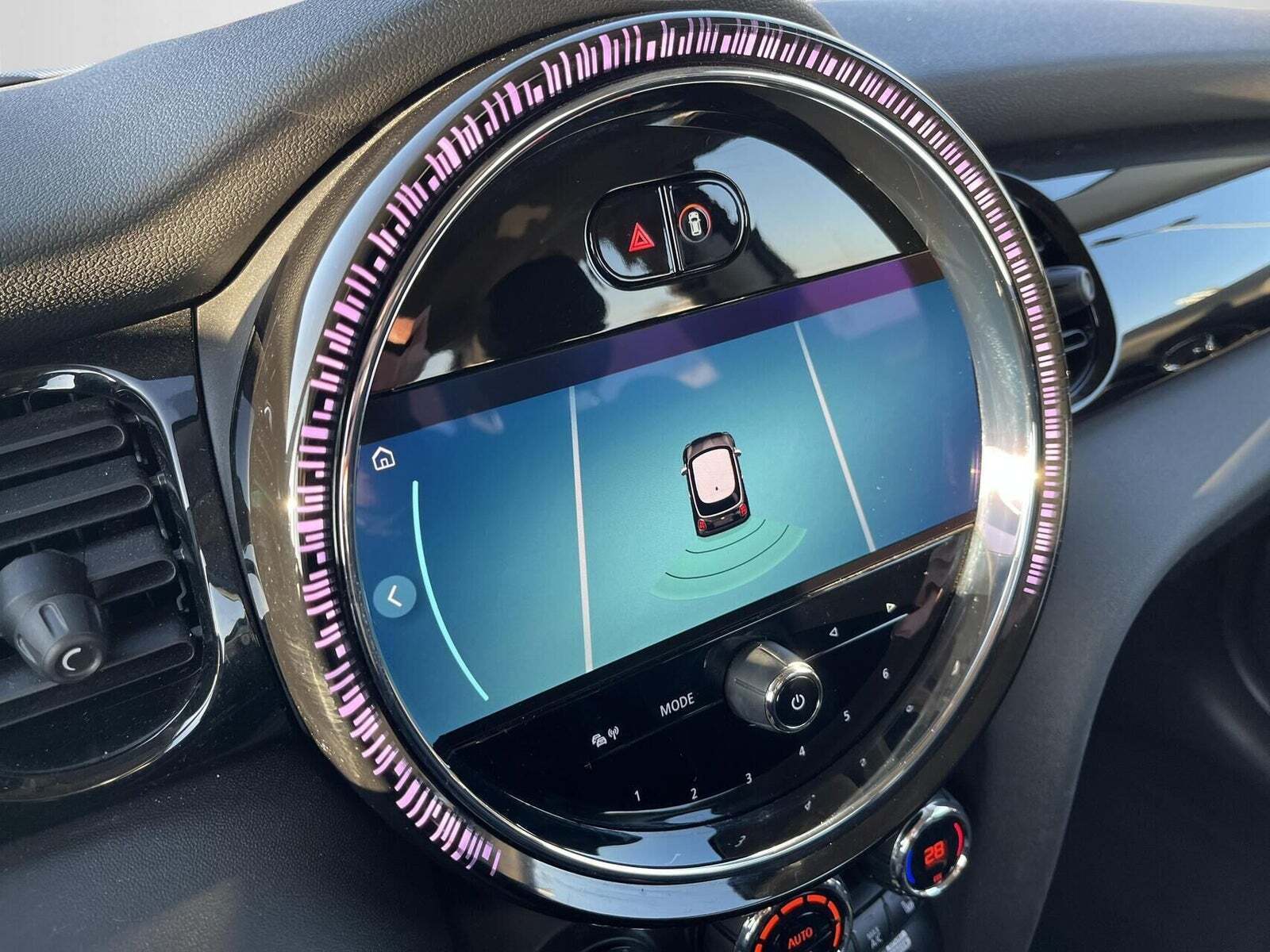 Sølv Mini Cooper SE fra 2023