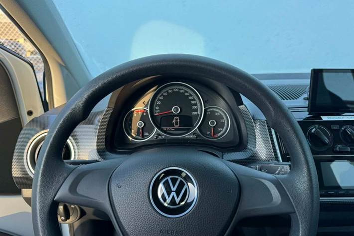 Hvid VW UP! fra 2021