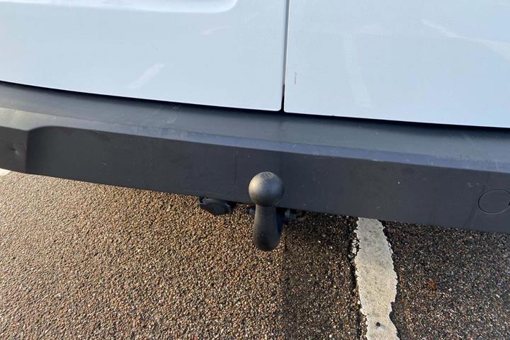 Hvid Ford Transit Connect fra 2015