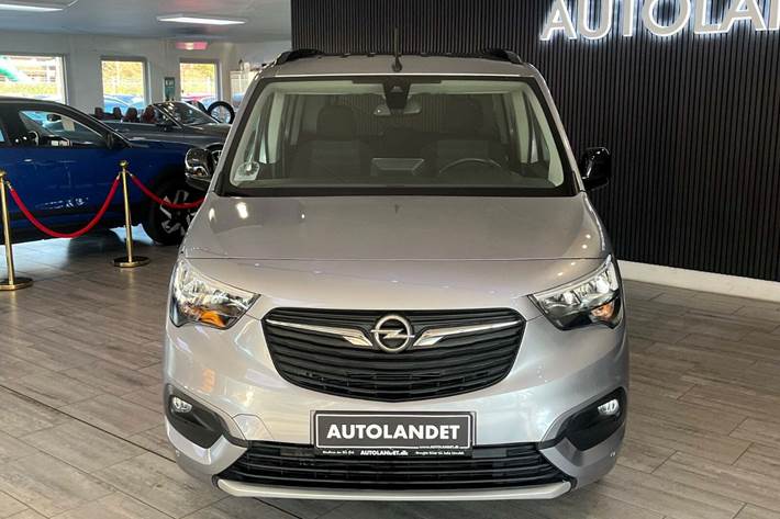 Sølv Opel Combo-e Life fra 2023
