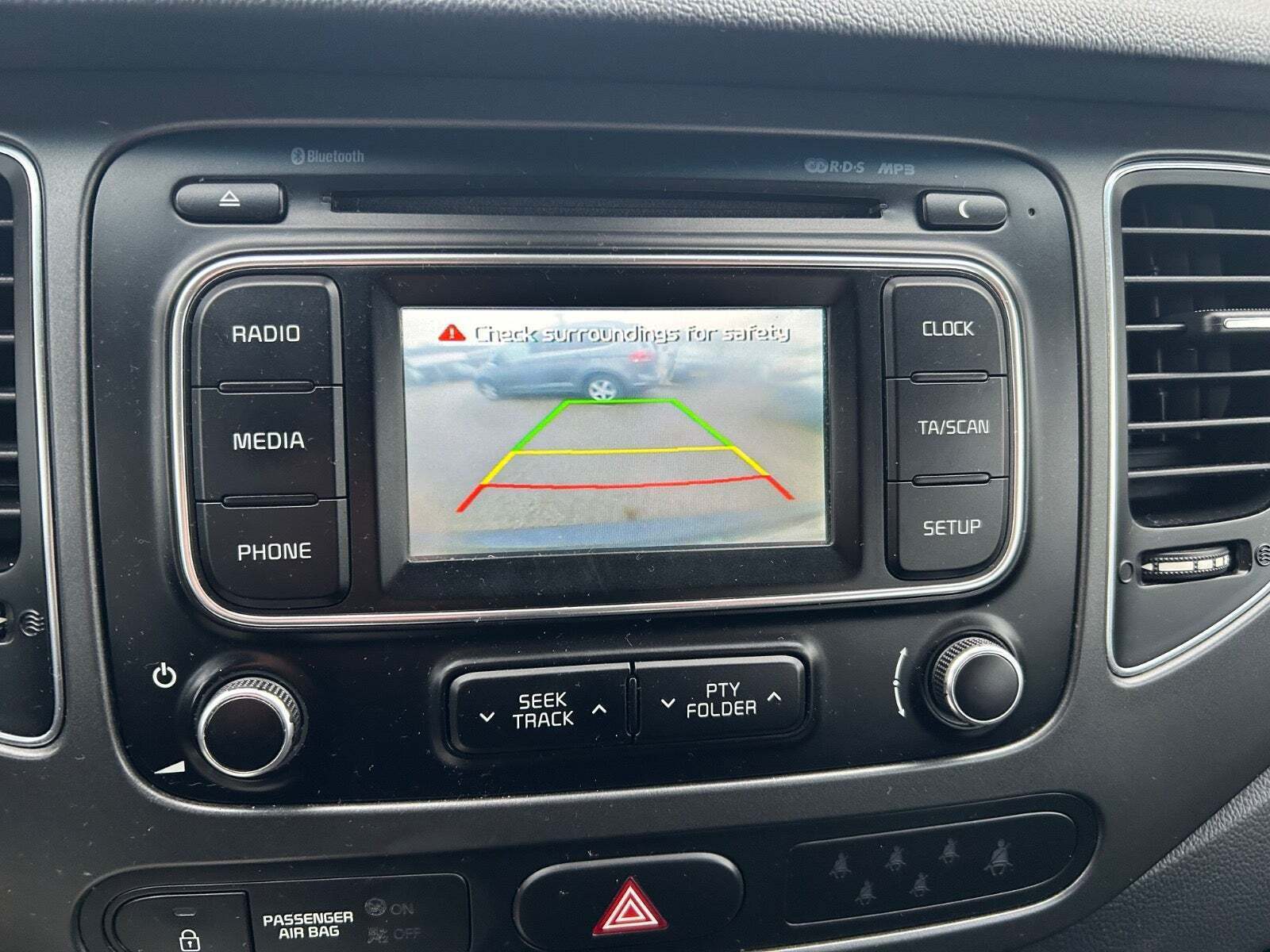 Sort Kia Carens fra 2014