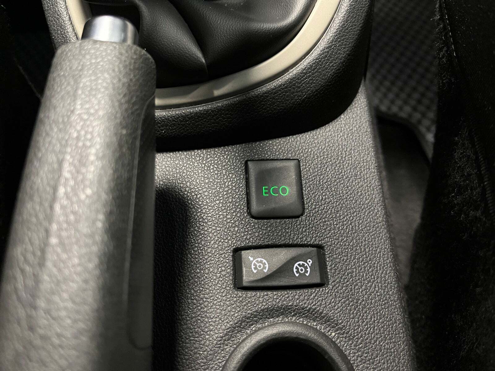 Sølv Renault Captur fra 2018