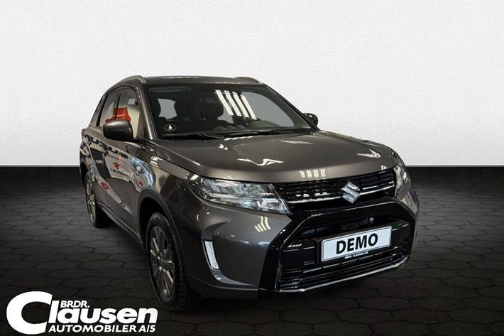 Grå Suzuki Vitara fra 2025 set udefra