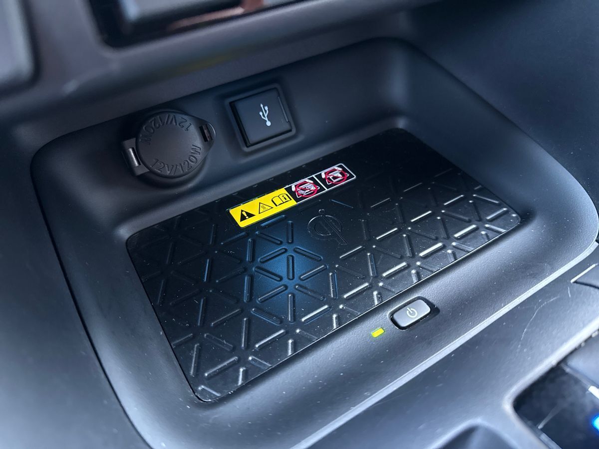 Grå Toyota RAV4 Plug-in fra 2022