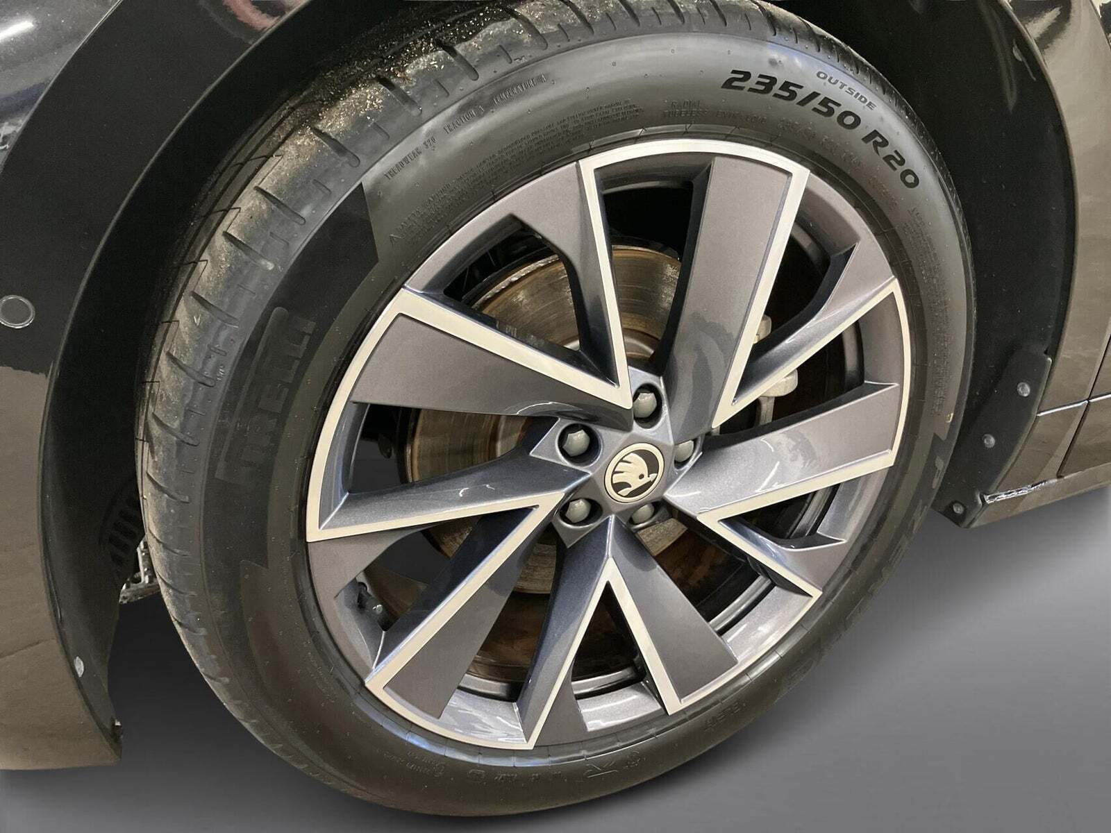 Sort Skoda Enyaq fra 2022