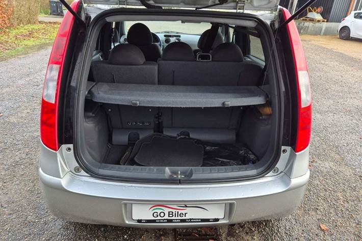 Grøn Mitsubishi Colt fra 2006