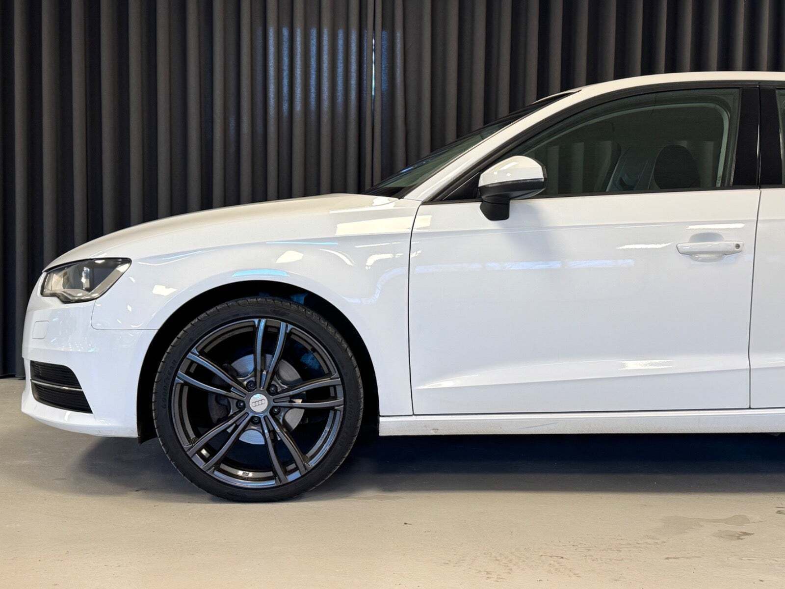 Hvid Audi A3 fra 2016