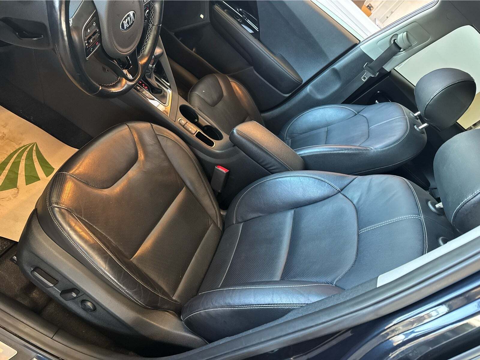 Blå Kia Niro fra 2019