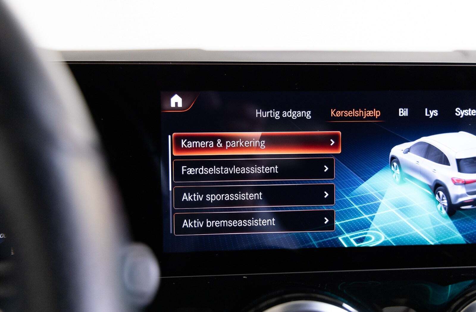 Grå Mercedes EQA250 fra 2021