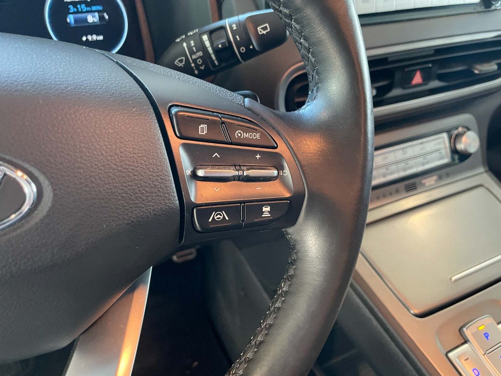 Grå Hyundai Kona fra 2021