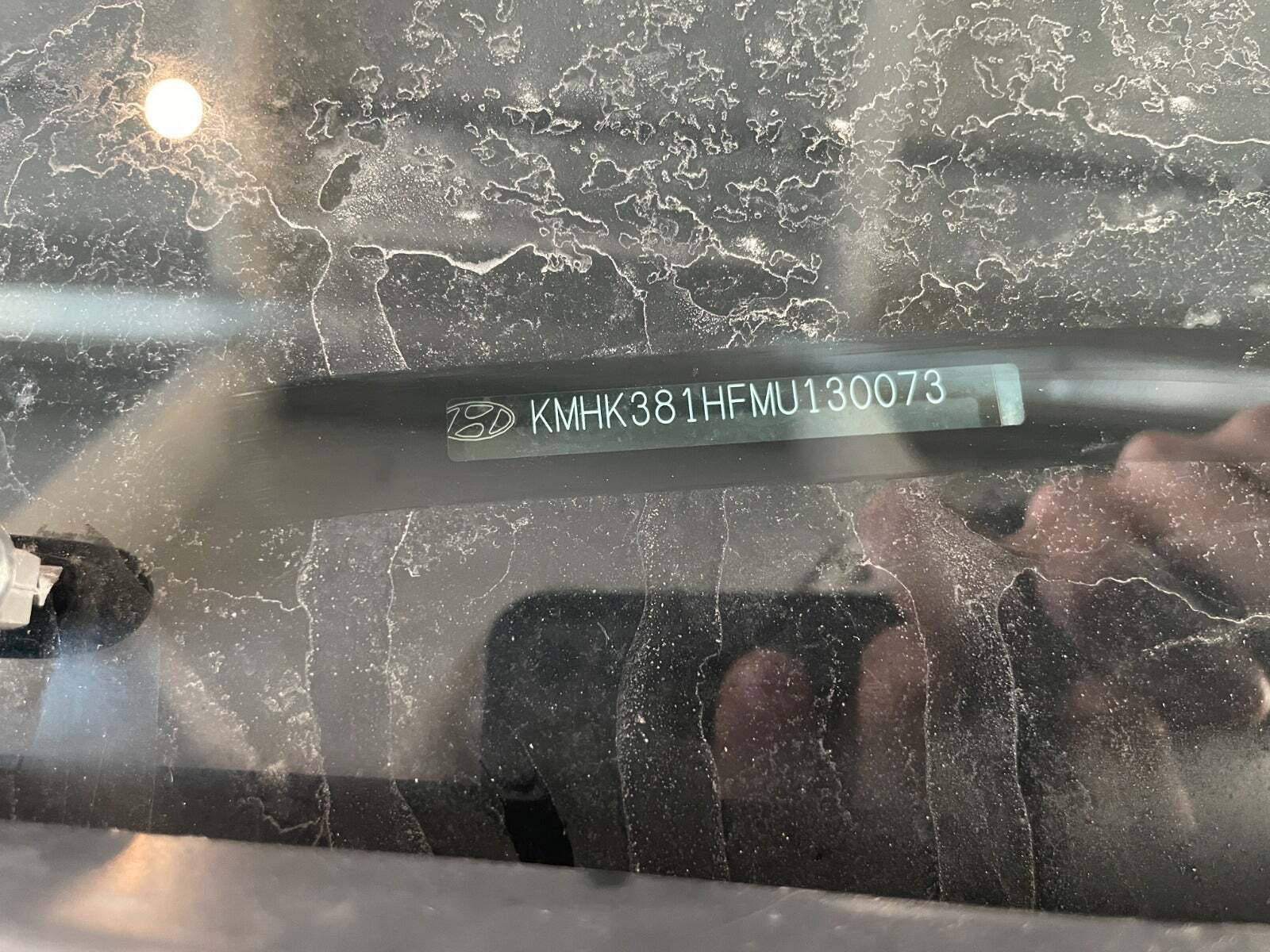 Grå Hyundai Kona fra 2021